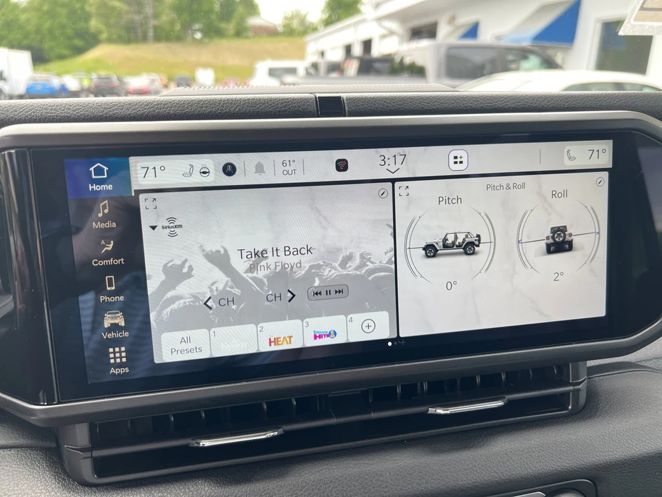 2026 Jeep JL Wrangler - Image 17 of 24