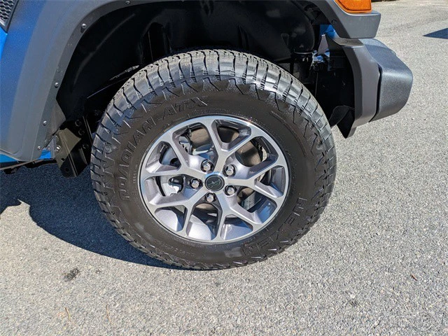 2026 Jeep JL Wrangler - Image 11 of 12