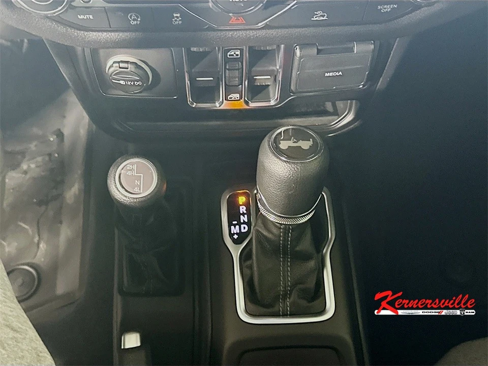 2026 Jeep JL Wrangler - Image 12 of 19