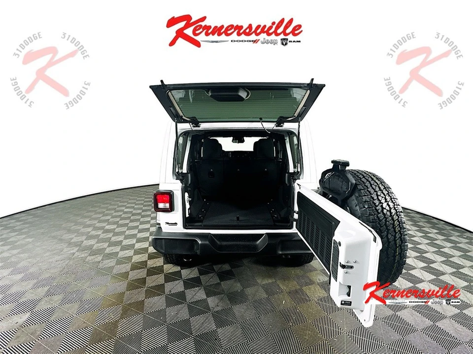 2026 Jeep JL Wrangler - Image 14 of 19