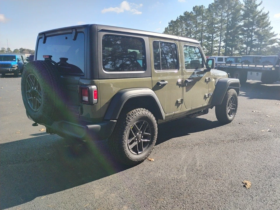 2026 Jeep JL Wrangler - Image 5 of 12