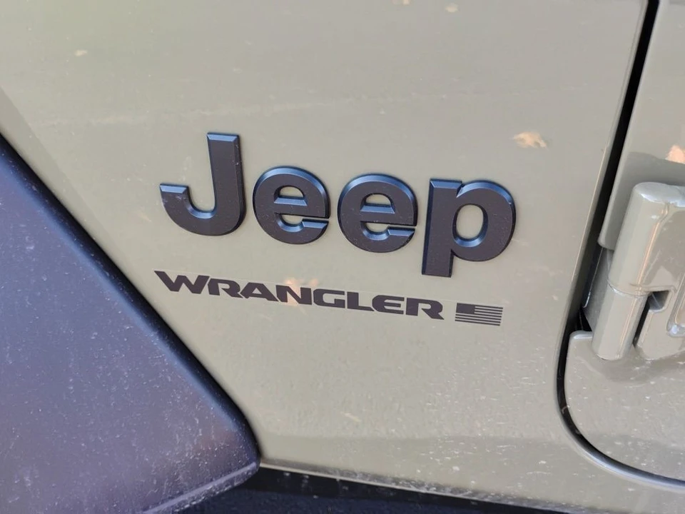 2026 Jeep JL Wrangler - Image 10 of 12