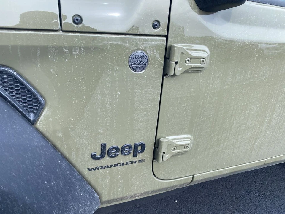 2026 Jeep JL Wrangler - Image 10 of 12