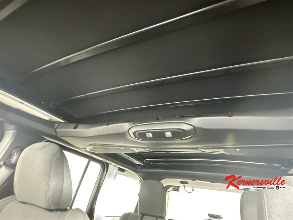 2026 Jeep JL Wrangler - Image 14 of 21