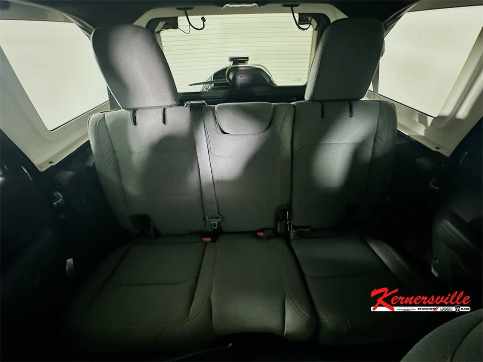 2026 Jeep JL Wrangler - Image 10 of 21