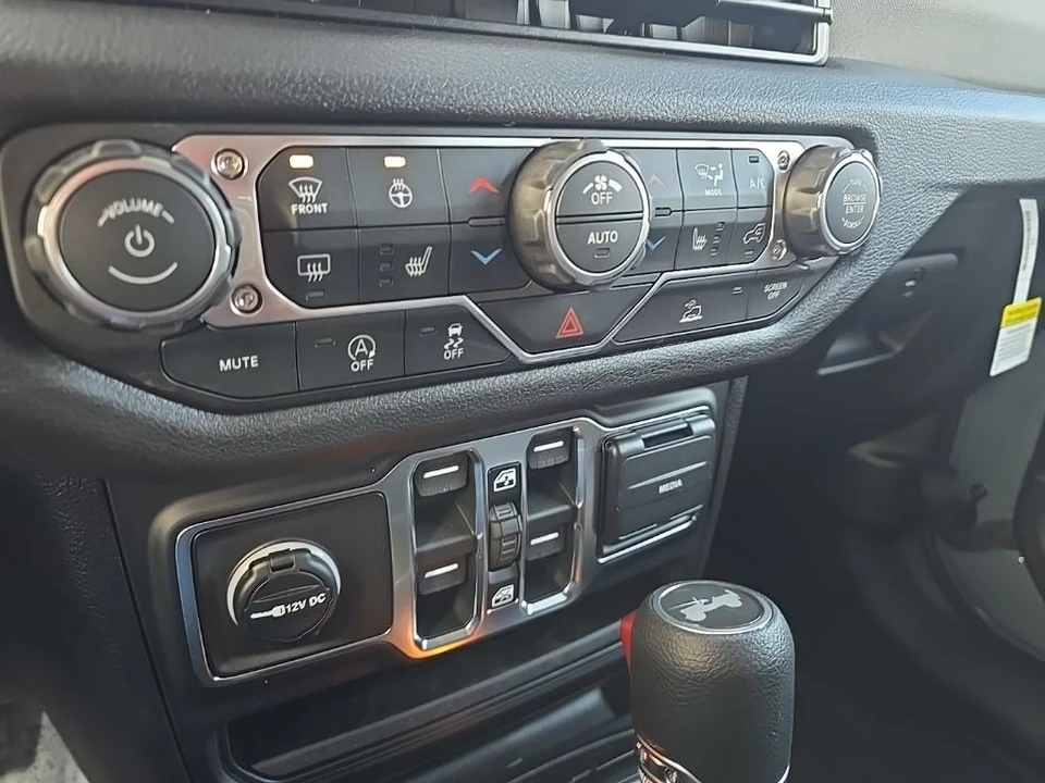 2026 Jeep JL Wrangler - Image 11 of 13