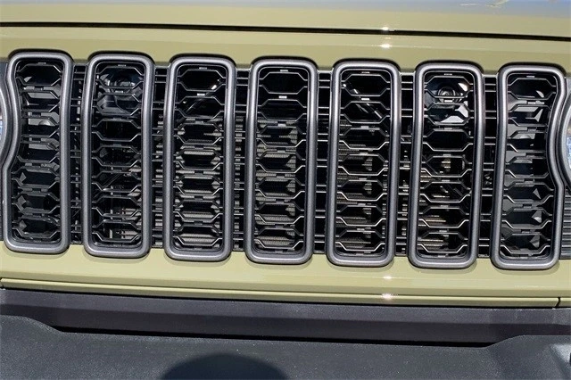 2026 Jeep JL Wrangler - Image 9 of 12
