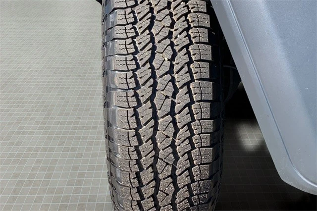 2026 Jeep JL Wrangler - Image 11 of 12