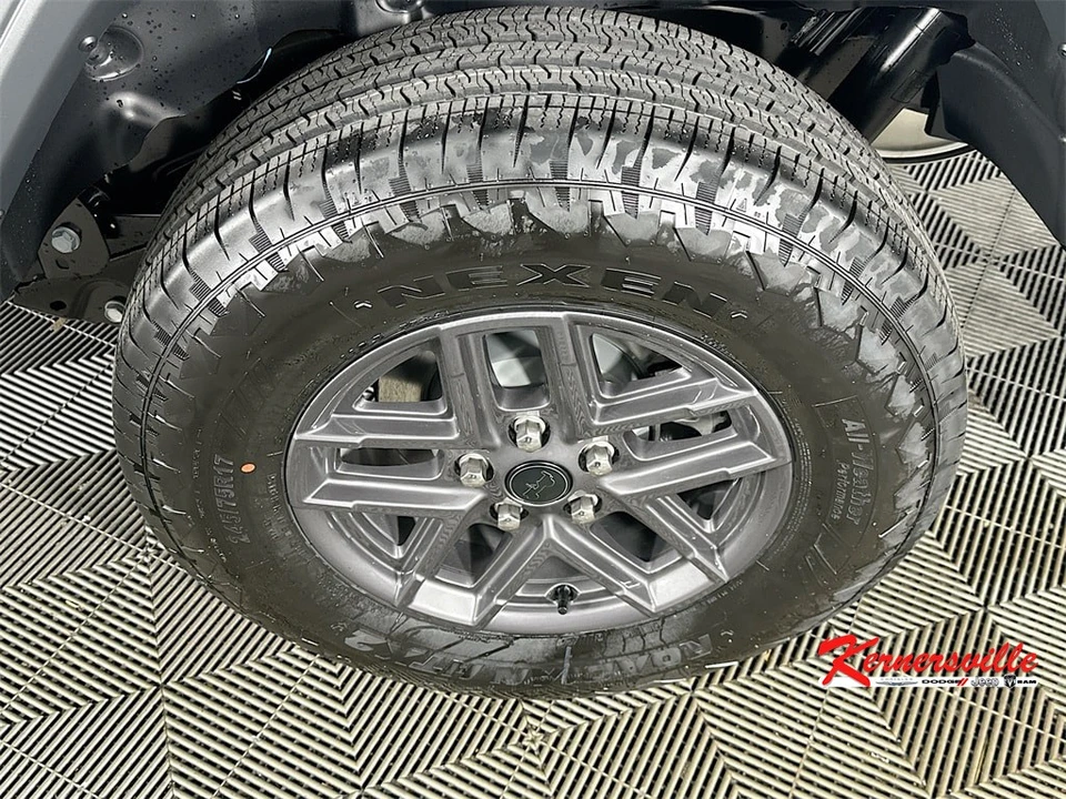 2026 Jeep JL Wrangler - Image 15 of 19