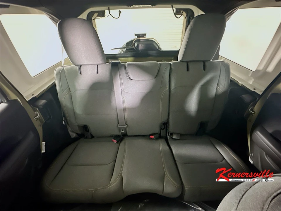 2026 Jeep JL Wrangler - Image 10 of 21