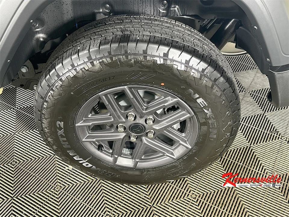 2026 Jeep JL Wrangler - Image 16 of 20