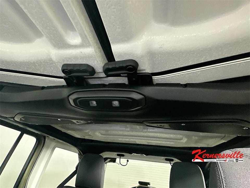 2026 Jeep JL Wrangler - Image 14 of 20