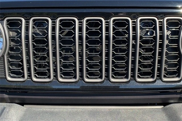 2026 Jeep JL Wrangler - Image 9 of 12