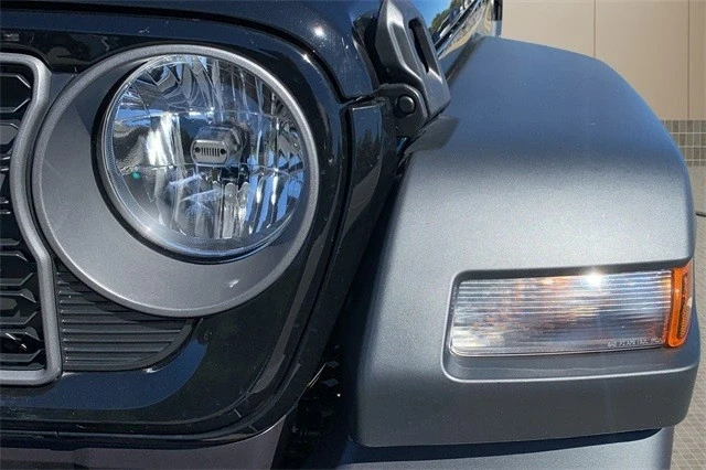 2026 Jeep JL Wrangler - Image 10 of 12