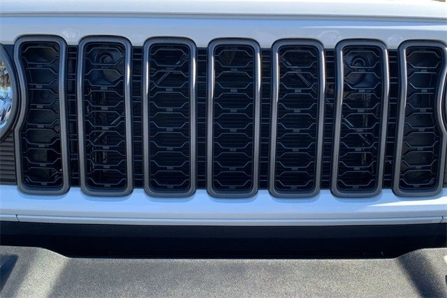 2026 Jeep JL Wrangler - Image 9 of 12