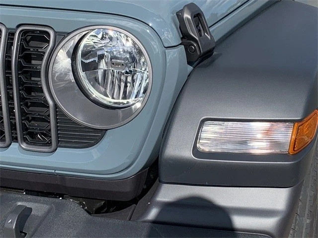 2026 Jeep JL Wrangler - Image 10 of 12