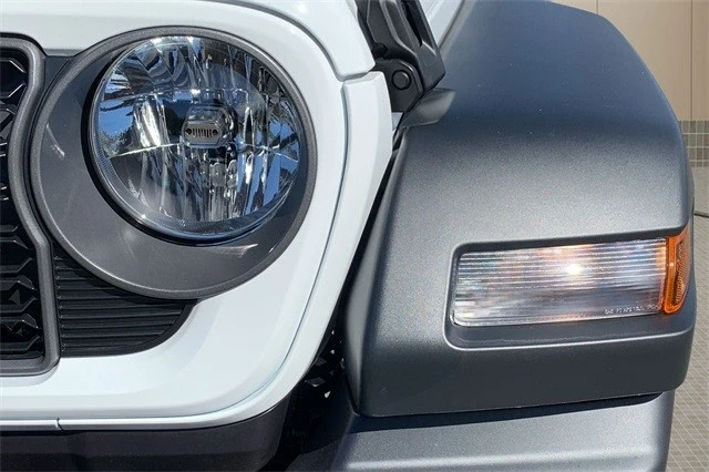2026 Jeep JL Wrangler - Image 10 of 12