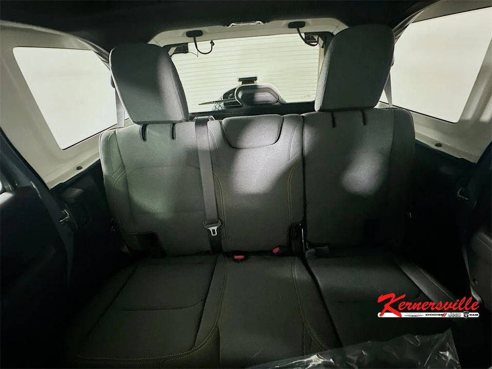 2026 Jeep JL Wrangler - Image 10 of 12
