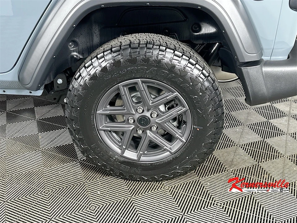 2026 Jeep JL Wrangler - Image 17 of 21