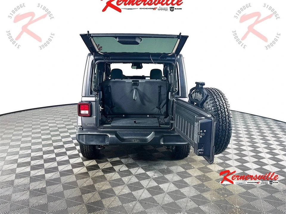 2026 Jeep JL Wrangler - Image 16 of 21
