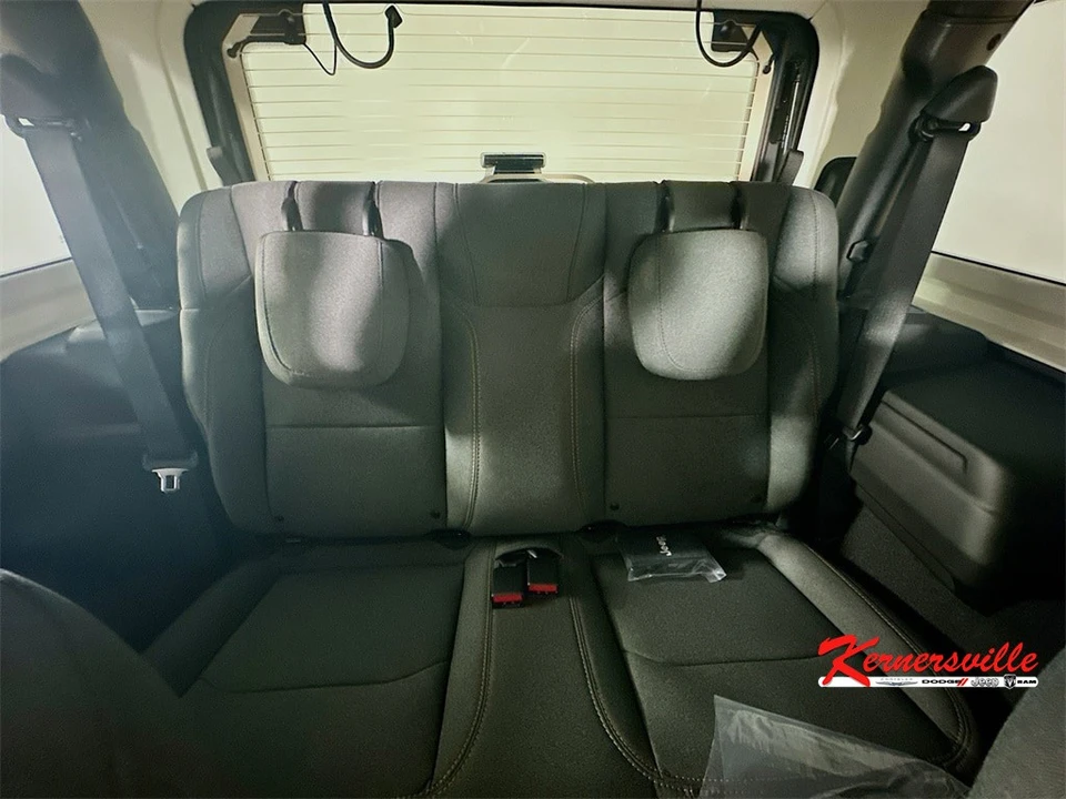 2026 Jeep JL Wrangler - Image 10 of 21