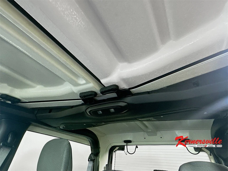 2026 Jeep JL Wrangler - Image 14 of 21