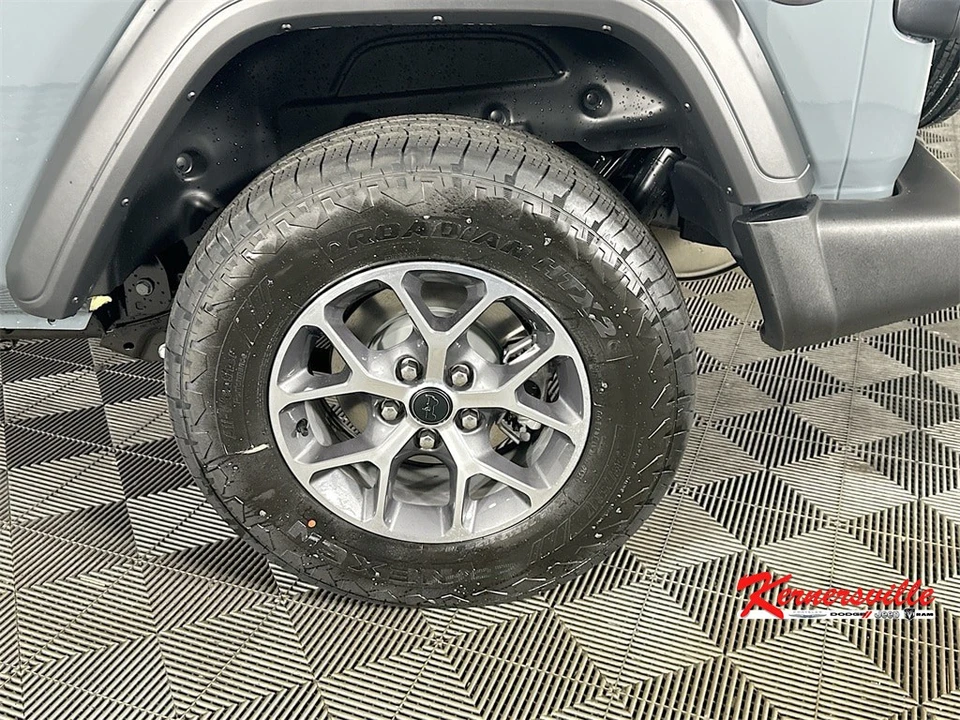 2026 Jeep JL Wrangler - Image 17 of 21