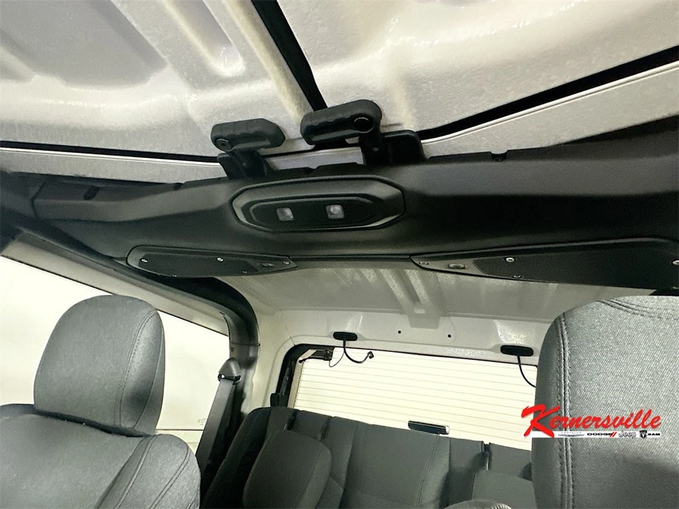 2026 Jeep JL Wrangler - Image 14 of 21