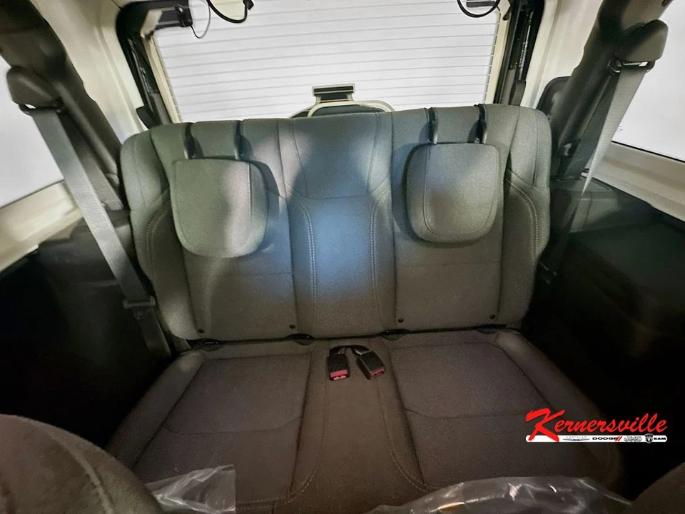 2026 Jeep JL Wrangler - Image 10 of 12