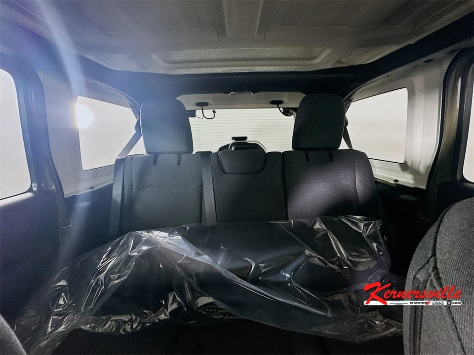 2026 Jeep JL Wrangler - Image 10 of 12