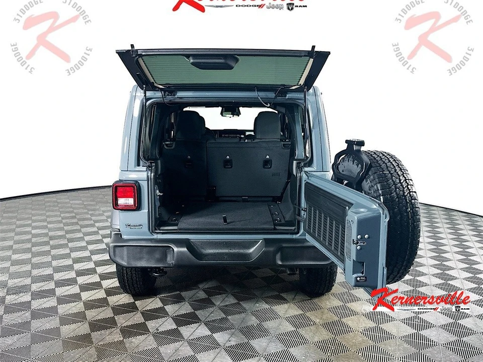 2026 Jeep JL Wrangler - Image 16 of 21