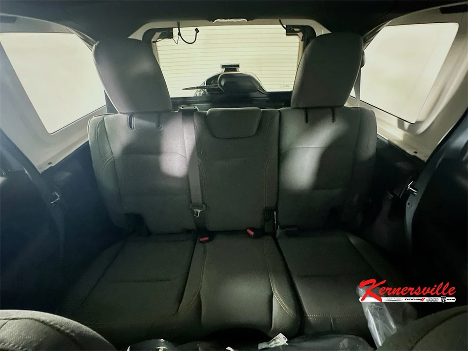 2026 Jeep JL Wrangler - Image 10 of 21