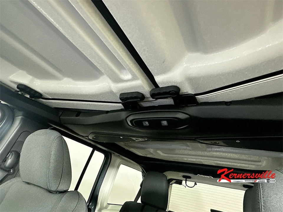 2026 Jeep JL Wrangler - Image 14 of 21