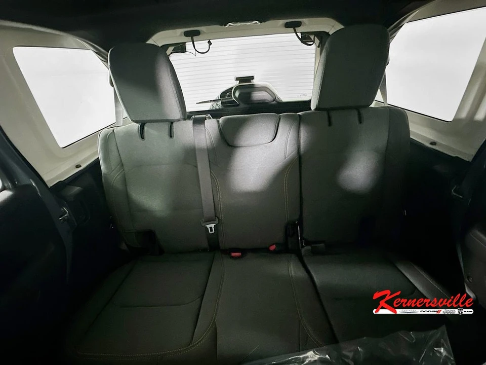 2026 Jeep JL Wrangler - Image 10 of 12