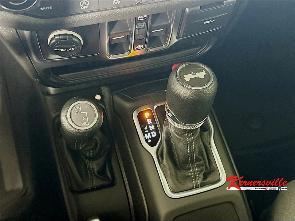 2026 Jeep JL Wrangler - Image 12 of 19