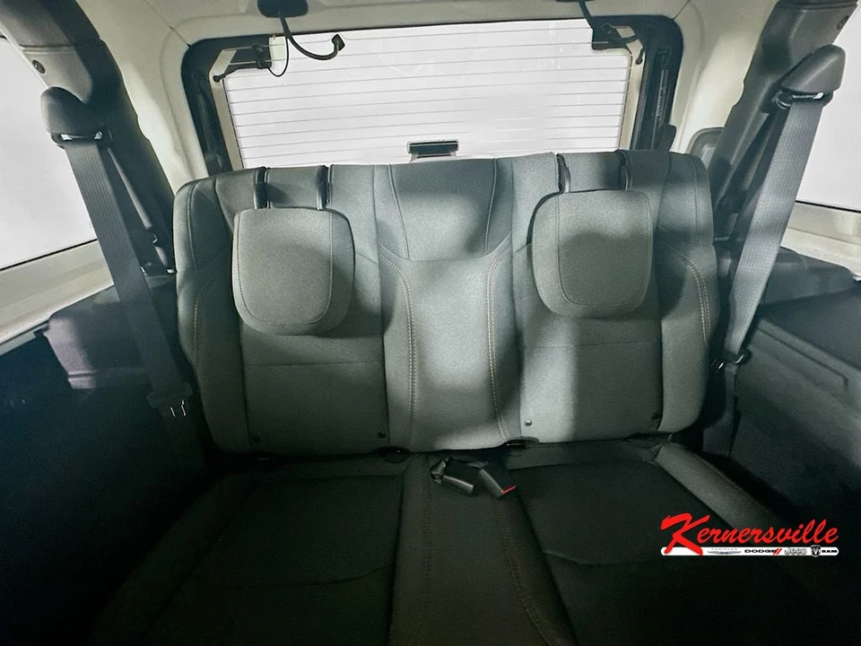 2026 Jeep JL Wrangler - Image 10 of 12
