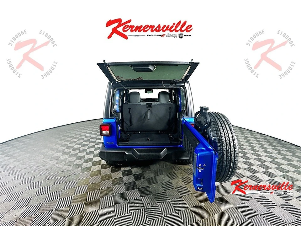 2026 Jeep JL Wrangler - Image 15 of 20