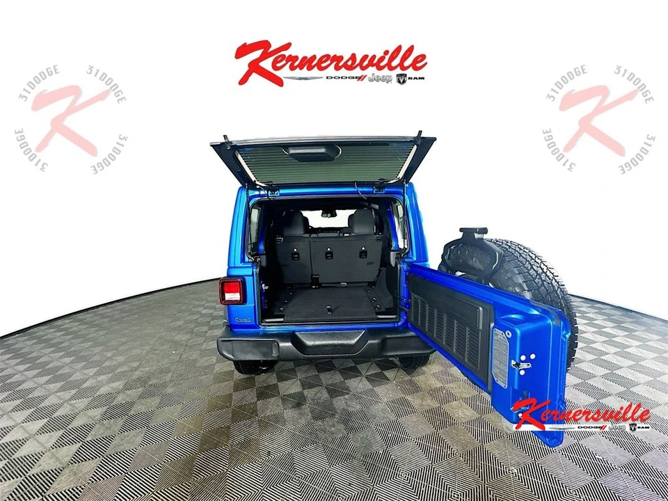 2026 Jeep JL Wrangler - Image 14 of 19