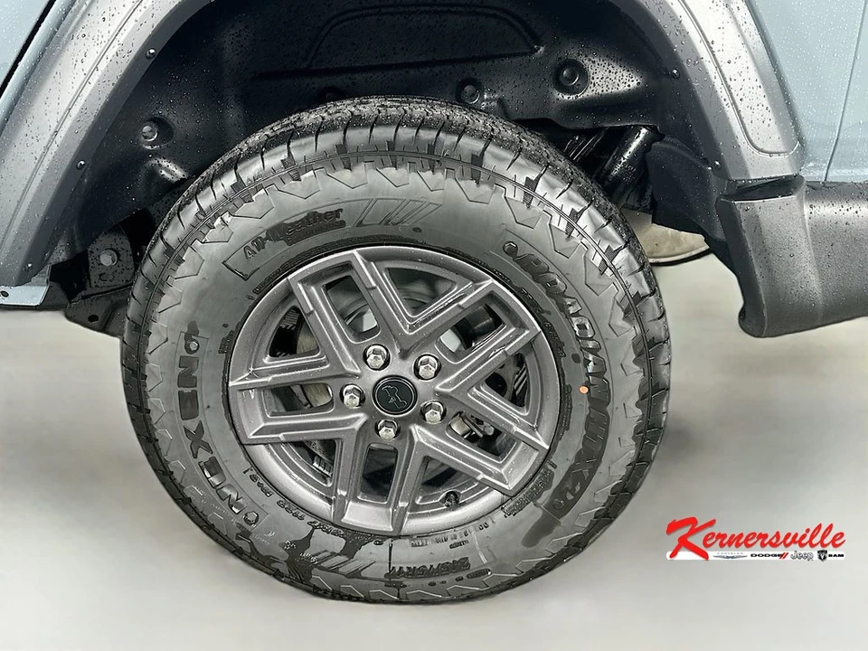 2026 Jeep JL Wrangler - Image 17 of 21