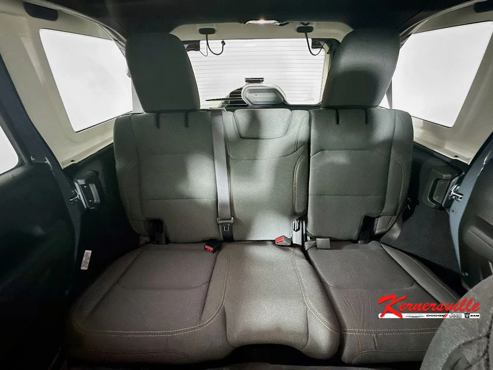 2026 Jeep JL Wrangler - Image 10 of 12