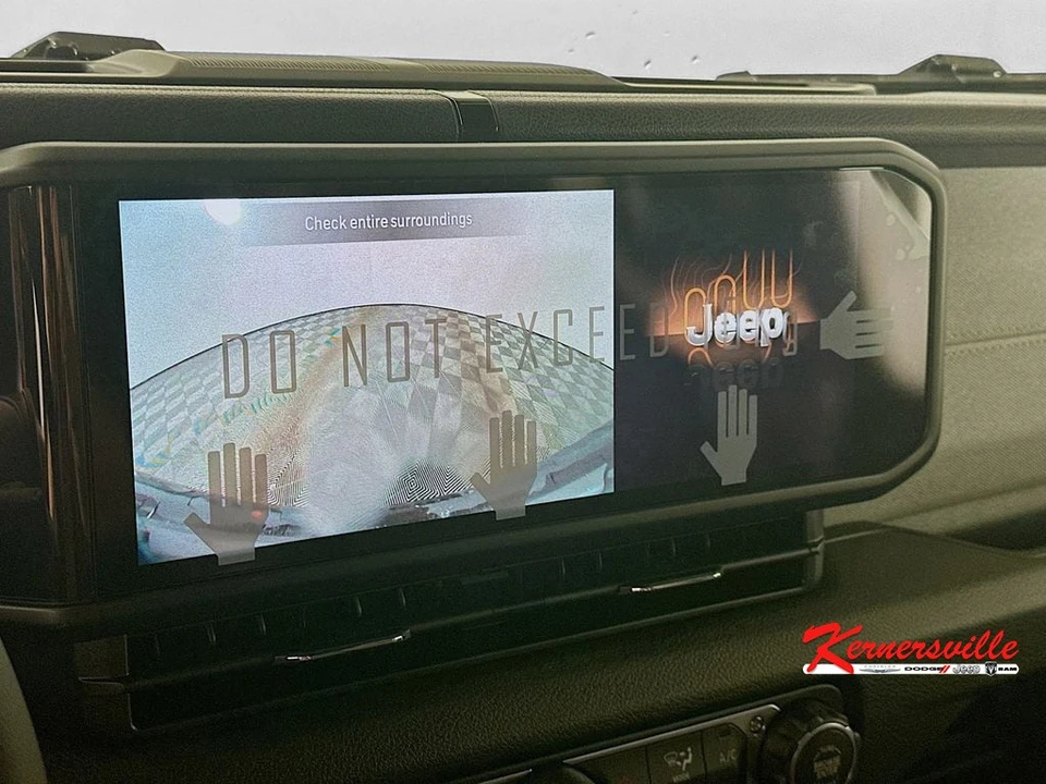 2026 Jeep JL Wrangler - Image 15 of 21