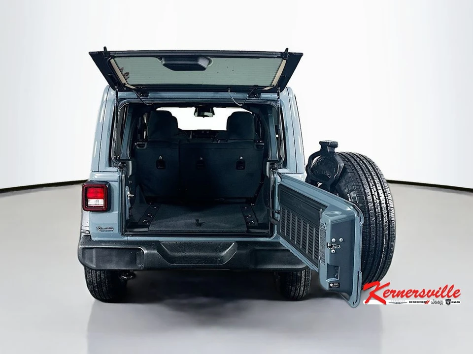 2026 Jeep JL Wrangler - Image 16 of 21