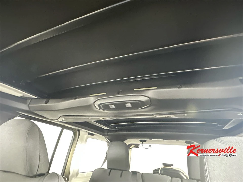 2026 Jeep JL Wrangler - Image 14 of 21