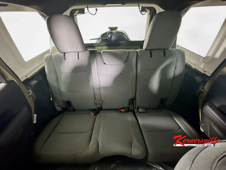 2026 Jeep JL Wrangler - Image 10 of 12
