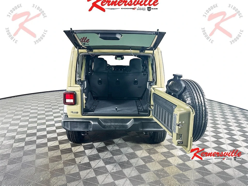 2026 Jeep JL Wrangler - Image 16 of 21