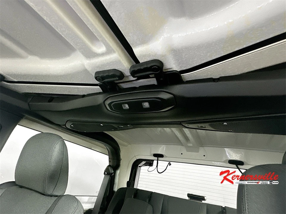 2026 Jeep JL Wrangler - Image 14 of 21