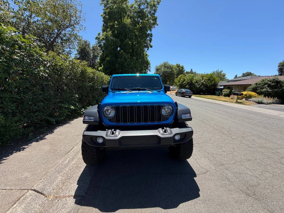 2026 Jeep JL Wrangler - Image 2 of 15
