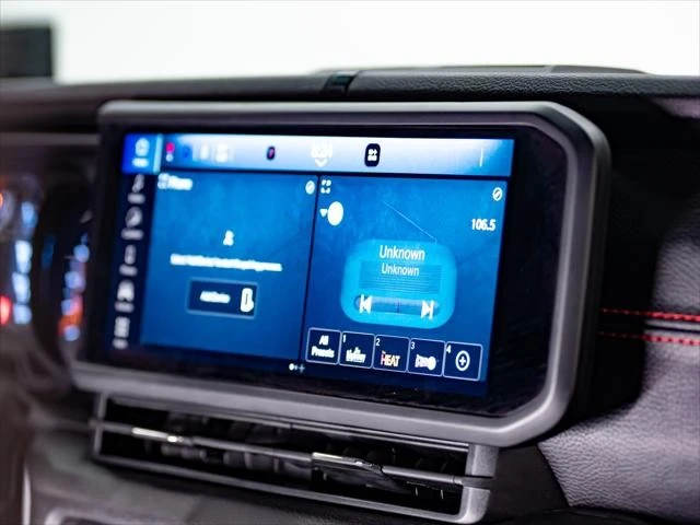 2026 Jeep JL Wrangler - Image 13 of 31