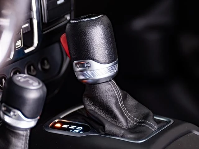 2026 Jeep JL Wrangler - Image 15 of 31