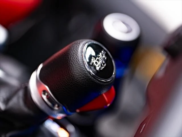 2026 Jeep JL Wrangler - Image 15 of 31